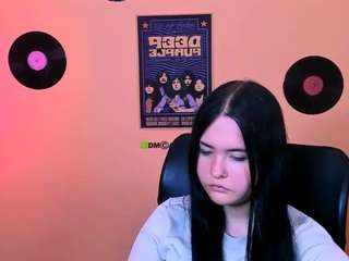 mila-snow1 live webcam show