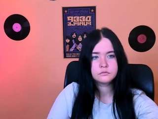 mila-snow1 live webcam show