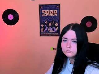 mila-snow1 live webcam show