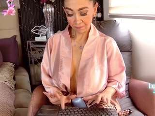 evelynagrey's live room