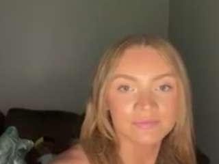 MoonlitCouple live webcam show