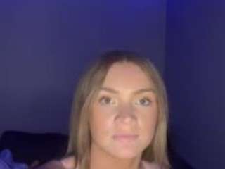 MoonlitCouple live webcam show