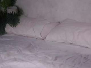 SaranGipson live cam preview
