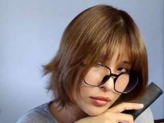 Bettyefusselman's cam show statistics and live stream