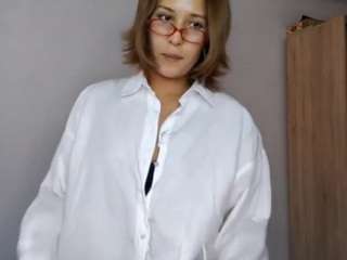 Bettyefusselman's cam show statistics and live stream