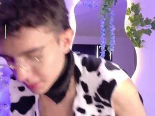 Eithan-wolf live cam preview