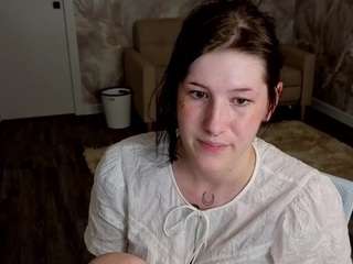 Ester-henderson's cam show statistics and live stream