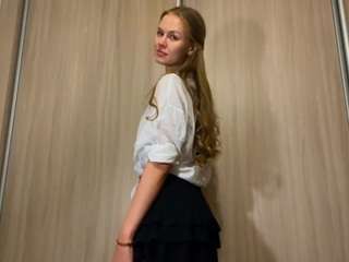 MonicaNori live webcam show