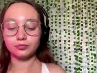 tawanasweed's live room
