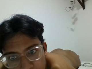 Live cam show with ItsVelour