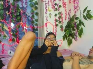maria-and-robin's live room