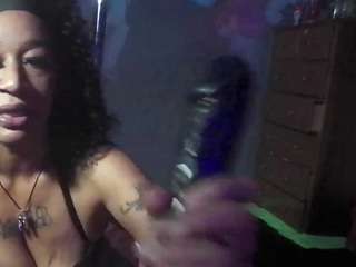 Mistressofdesir's cam show statistics and live stream