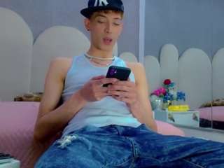 ashton-myers15 camsoda