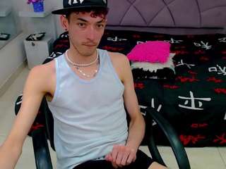 ashton-myers15 live cam preview