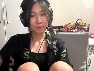earlinevichidvon... Live Webcam on CamSoda