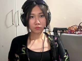 earlinevichidvon... Live Webcam on CamSoda
