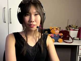 Lola live cam on CamSoda