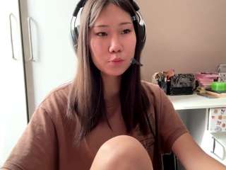 Lola live cam preview
