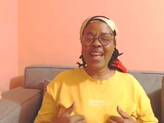 EbonyBoobsMilk live cam preview