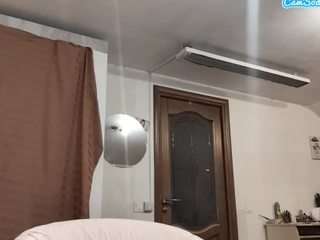 Molly live webcam show