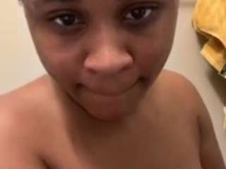 juicybuttk live webcam show