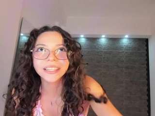 Miahoney3 live cam preview