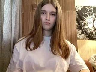 Karriruffcorn's cam show statistics and live stream