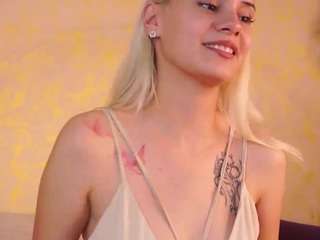Molly live cam preview