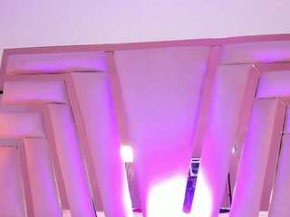 Live cam show with Emily-Jhons