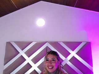 milany-cute's live room