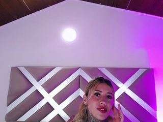 milany-cute's live room