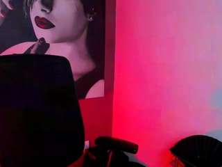 QueenOfHaze live cam preview