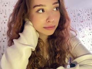 Maxinebrondyke's cam show statistics and live stream