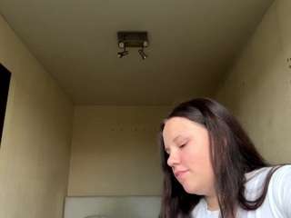 Roxyfragmin's cam show statistics and live stream
