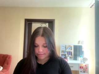 Live cam show with RoxyFragmin