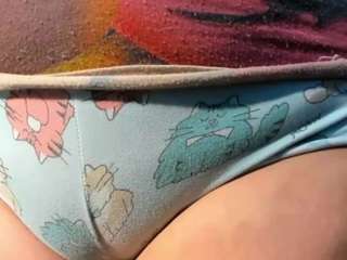 Big_boobs_lau