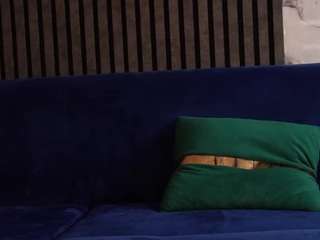 Christynne live cam preview