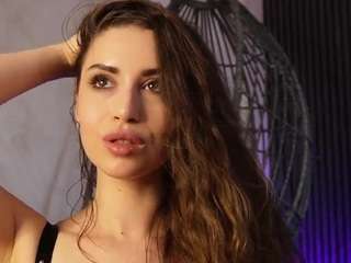christynne