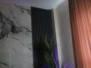Christynne live cam preview
