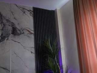 Christynne live cam preview