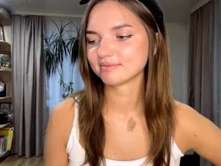 Pennymistrot's cam show statistics and live stream
