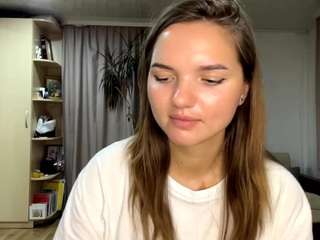 Pennymistrot's cam show statistics and live stream