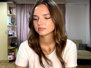 pennymistrot, female webcam model,  years old, on live webcam