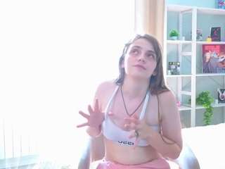 Tampraytor's cam show statistics and live stream