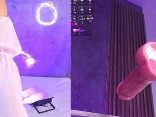 Allison-Douce live cam preview