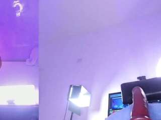 Ariella-Rose live cam on CamSoda