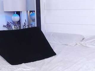 Vanessatoro's cam show statistics and live stream