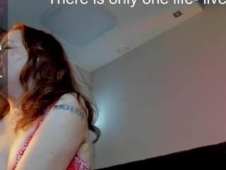Kira live cam preview