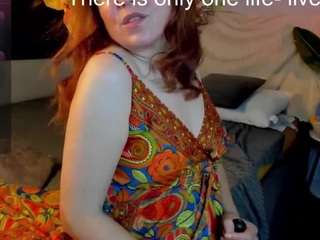 Kira live cam preview