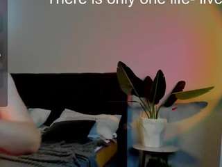Kira live cam preview
